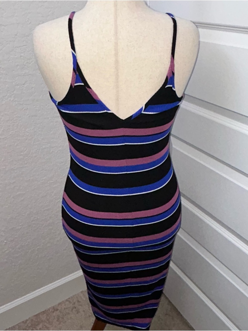 Express Stripe Print Ribbed Midi Bodycon Dress - Picture 10 of 10